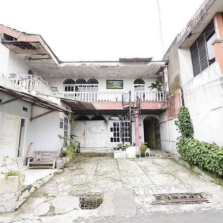 Oyo 93847 Blio Guest House Syariah